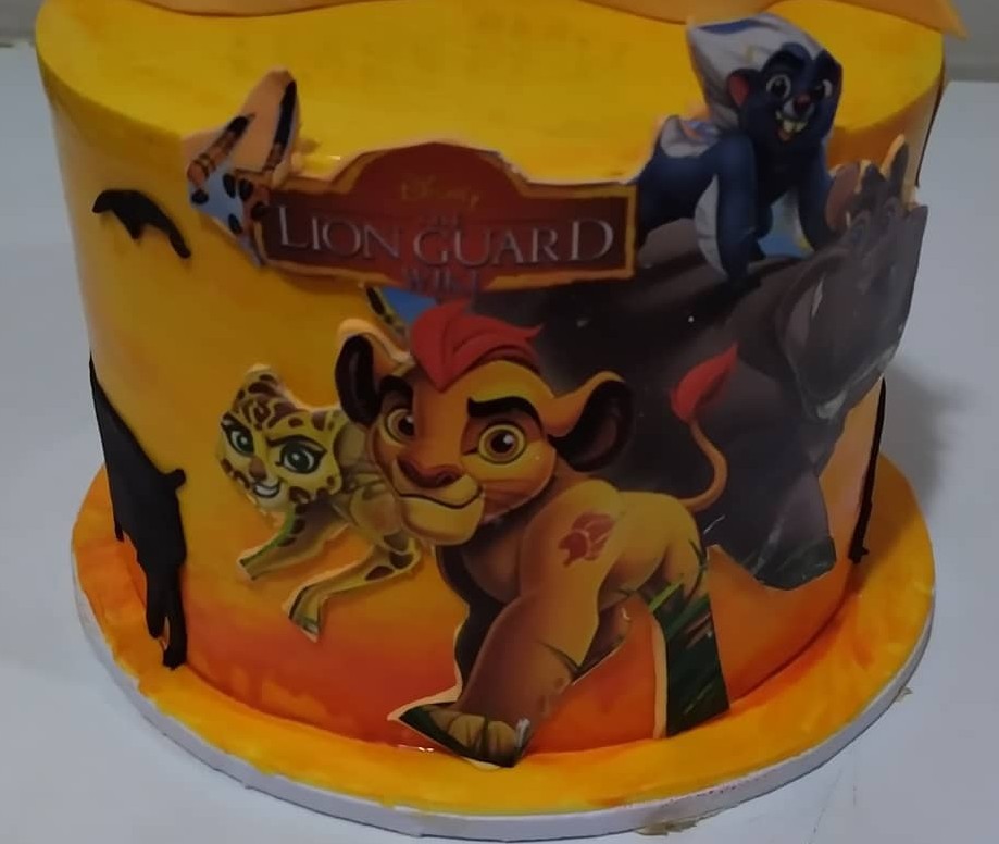 8inch Lion King cake - Image 2