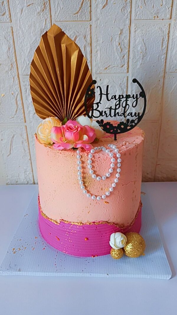7 inch 3layered buttercream cake - Image 2
